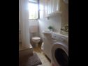 Apartementen Marin1 - near pebble beach: A1(2+2), A2(2+2) Trogir - Riviera Trogir  - Appartement - A1(2+2): badkamer met toilet
