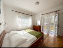 Apartementen Kaza - 50m from the beach with parking: A1(2), A2(2), A3(6) Trogir - Riviera Trogir  - Appartement - A3(6): slaapkamer