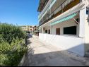 Apartementen Kaza - 50m from the beach with parking: A1(2), A2(2), A3(6) Trogir - Riviera Trogir  - huis