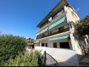 Apartementen Kaza - 50m from the beach with parking: A1(2), A2(2), A3(6) Trogir - Riviera Trogir  - huis