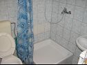 Apartementen Mara - barbecue: A1(4+1), SA3(2), SA4(2+1) Trogir - Riviera Trogir  - Appartement - A1(4+1): badkamer met toilet