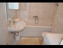 Apartementen Marin2- near beach: A3(4+2) Trogir - Riviera Trogir  - Appartement - A3(4+2): badkamer met toilet
