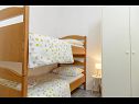Apartementen Vesna - comfortable: A1(4+1) Trogir - Riviera Trogir  - Appartement - A1(4+1): slaapkamer