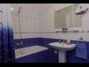 Apartementen Pery - 2 bedroom sea view apartment: A1(4+1) Trogir - Riviera Trogir  - Appartement - A1(4+1): badkamer met toilet