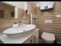 Apartementen Dora - free parking: A1(4), SA2(3), A3(2+2) Trogir - Riviera Trogir  - Studio-appartment - SA2(3): badkamer met toilet