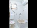 Apartementen Vesna - comfortable: A1(4+1) Trogir - Riviera Trogir  - Appartement - A1(4+1): badkamer met toilet