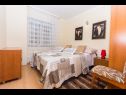 Apartementen Mare - near city center A1 (4+1), A2 (2+1), A3 (2+1) Trogir - Riviera Trogir  - Appartement - A1 (4+1): slaapkamer