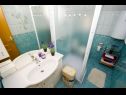 Apartementen Mare - near city center A1 (4+1), A2 (2+1), A3 (2+1) Trogir - Riviera Trogir  - Appartement - A2 (2+1): badkamer met toilet