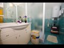 Apartementen Mare - near city center A1 (4+1), A2 (2+1), A3 (2+1) Trogir - Riviera Trogir  - Appartement - A2 (2+1): badkamer met toilet