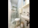 Apartementen Mihaela - sea view : A1(5+1), A2(4), SA3(2) Trogir - Riviera Trogir  - Appartement - A1(5+1): badkamer met toilet