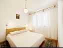 Apartementen Mihaela - sea view : A1(5+1), A2(4), SA3(2) Trogir - Riviera Trogir  - Appartement - A1(5+1): slaapkamer