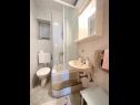 Apartementen Mihaela - sea view : A1(5+1), A2(4), SA3(2) Trogir - Riviera Trogir  - Appartement - A1(5+1): badkamer met toilet
