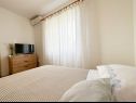 Apartementen Mihaela - sea view : A1(5+1), A2(4), SA3(2) Trogir - Riviera Trogir  - Appartement - A2(4): slaapkamer