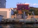 Apartementen Sunce - next to the sea A1(4+1) Vinisce - Riviera Trogir  - huis