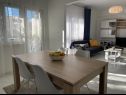 Apartementen Paž - 28m from the beach: A1(4+2), A2(2+1), A3(4+1) Vinisce - Riviera Trogir  - Appartement - A1(4+2): eetkamer