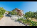 Apartementen Kosta - 70m from sea : A1(2+1), A2(4+2) Vinisce - Riviera Trogir  - huis