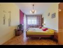 Apartementen Kosta - 70m from sea : A1(2+1), A2(4+2) Vinisce - Riviera Trogir  - Appartement - A1(2+1): slaapkamer