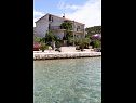 Apartementen Mar - 10m from the sea: A1(5+1), A2(6) Vinisce - Riviera Trogir  - huis