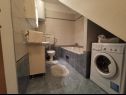 Apartementen Srđan - 10 m from the beach : A1(4), A2(2+1), A3(4+1) Vinisce - Riviera Trogir  - Appartement - A3(4+1): badkamer met toilet