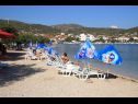 Apartementen Mari - barbecue: A1Lile (4), A2Lile (2+2) Vinisce - Riviera Trogir  - strand
