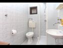 Vakantiehuizen Marcelo - with terrace : H(5+3) Vinisce - Riviera Trogir  - Kroatië  - H(5+3): badkamer met toilet