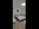 Apartementen Marino - with parking : A1(4+2), A2(4+2) Vinisce - Riviera Trogir  - Appartement - A2(4+2): slaapkamer