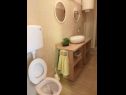 Apartementen Tonci - 30 m from beach: A1 Doli (2+1), A2 Gori (2+1) Kali - Eiland Ugljan  - Appartement - A1 Doli (2+1): badkamer met toilet