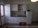 Apartementen Mile - next to the sea A1(2+2), A2(2+2), A3(2+2) Kukljica - Eiland Ugljan  - Appartement - A2(2+2): keuken en eetkamer