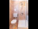 Apartementen Tiho - 10m from the beach: SA1 potkrovlje(2+1), A2 1. kat(4+1) Preko - Eiland Ugljan  - Appartement - A2 1. kat(4+1): badkamer met toilet