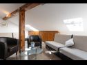Apartementen Tiho - 10m from the beach: SA1 potkrovlje(2+1), A2 1. kat(4+1) Preko - Eiland Ugljan  - Studio-appartment - SA1 potkrovlje(2+1): interieur