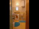 Apartementen Tin - comfortable apartment near beach: A1 (4) Ugljan - Eiland Ugljan  - Appartement - A1 (4): badkamer met toilet