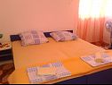 Apartementen Sor - on the beach: SA1(2+1), A1(4+1), A2(2+2), A3(2+2) Bibinje - Riviera Zadar  - Appartement - A1(4+1): slaapkamer
