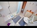 Apartementen Julijana - economy apartment A1(6) Bibinje - Riviera Zadar  - Appartement - A1(6): badkamer met toilet