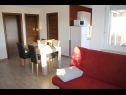 Apartementen Ivan C A1(4+1), A2(4+1), A4(4+1), A3(4+1) Bibinje - Riviera Zadar  - Appartement - A2(4+1): keuken en eetkamer