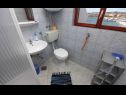 Apartementen Ana- next to the sea A1(2+2), A2(2+3), A3(2+2), A4(2+3) Bibinje - Riviera Zadar  - Appartement - A3(2+2): badkamer met toilet