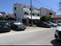 Apartementen Ana- next to the sea A1(2+2), A2(2+3), A3(2+2), A4(2+3) Bibinje - Riviera Zadar  - parkeerplaats (huis en omgeving)