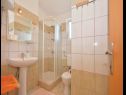 Apartementen Mare - with parking : A1 prizemlje(4), A2 kat(4) Bibinje - Riviera Zadar  - Appartement - A1 prizemlje(4): badkamer met toilet