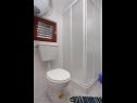 Apartementen Ana- next to the sea A1(2+2), A2(2+3), A3(2+2), A4(2+3) Bibinje - Riviera Zadar  - Appartement - A4(2+3): badkamer met toilet