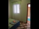 Apartementen Sor - on the beach: SA1(2+1), A1(4+1), A2(2+2), A3(2+2) Bibinje - Riviera Zadar  - Appartement - A2(2+2): slaapkamer
