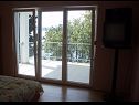 Apartementen Dubravko - 5 m from beach : A1 Bepina (2+2), A2 Keko(2+2) Maslenica - Riviera Zadar  - Appartement - A2 Keko(2+2): terras