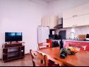 Apartementen Vesna - with pool A1(4+2), A2(2+2) Nin - Riviera Zadar  - Appartement - A2(2+2): keuken en eetkamer