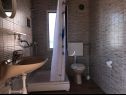 Apartementen Petar - 30 m from sandy beach: A1(6+1), A2(4), SA3(2) Nin - Riviera Zadar  - Appartement - A1(6+1): badkamer met toilet