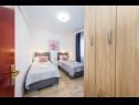 Apartementen Dreamy - free parking A1(4), A2(4) Nin - Riviera Zadar  - Appartement - A1(4): slaapkamer