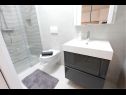 Apartementen Oasis A1(4+2), A2(2+2), A3(2+2) Nin - Riviera Zadar  - Appartement - A1(4+2): badkamer met toilet
