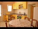 Apartementen Dita - 400 m from sandy beach: A1(4), A2(4) Nin - Riviera Zadar  - Appartement - A2(4): keuken en eetkamer