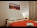 Apartementen Ljilja 1 - with terrace : A1(6+2) Nin - Riviera Zadar  - Appartement - A1(6+2): slaapkamer