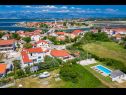 Apartementen Ivan - modern & close to center: A1(4), A2(2+2) Nin - Riviera Zadar  - vegetatie (huis en omgeving)
