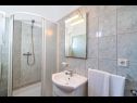 Apartementen Ivan - modern & close to center: A1(4), A2(2+2) Nin - Riviera Zadar  - Appartement - A2(2+2): badkamer met toilet