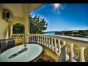 Apartementen Roko - 50 meters from sandy beach: A1 (2+2) Obrovac - Riviera Zadar  - Appartement - A1 (2+2): balkon