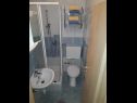 Apartementen Mediteran - private parking: A1(2+1) Privlaka - Riviera Zadar  - Appartement - A1(2+1): badkamer met toilet